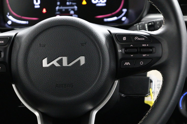 Vehicle Image 24