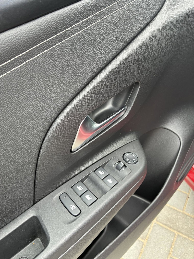 Vehicle Image 26