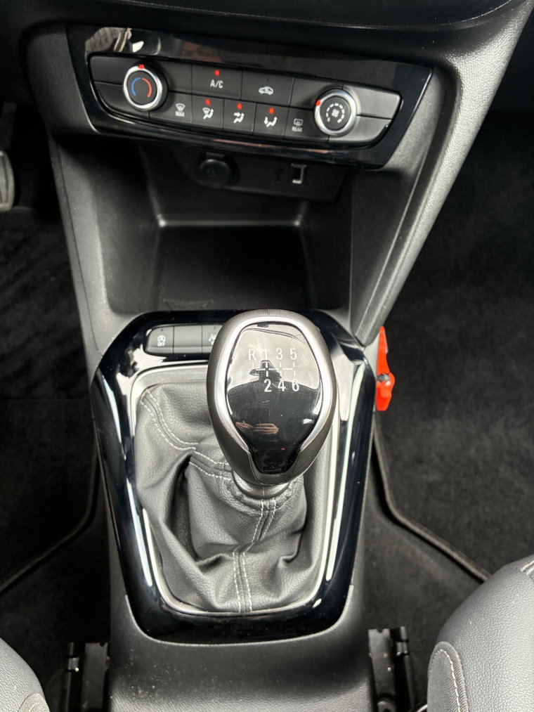 Vehicle Image 35