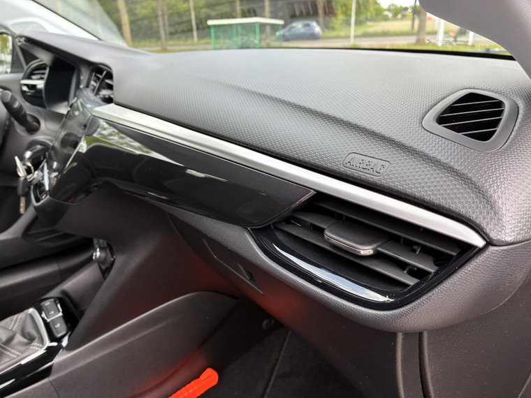 Vehicle Image 41