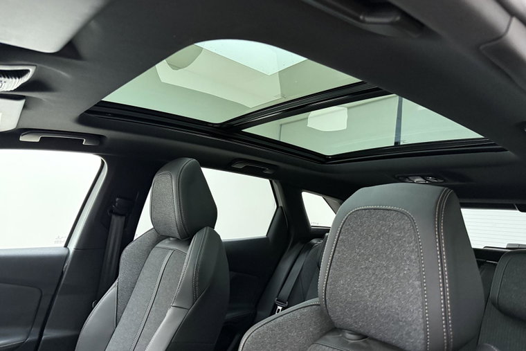 Vehicle Image 32