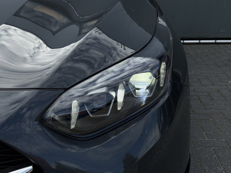 Vehicle Image 28
