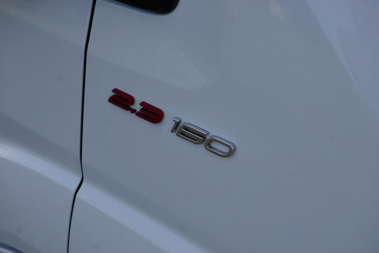 Vehicle Image 25