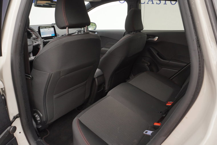 Vehicle Image 25