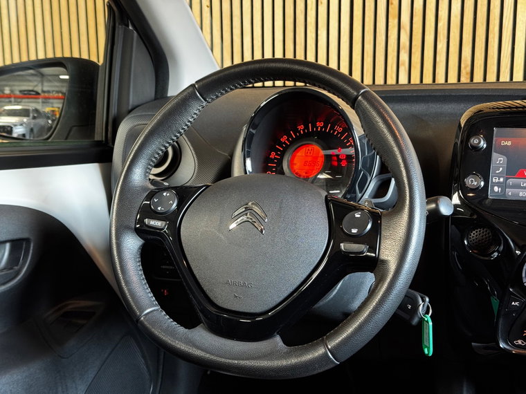 Vehicle Image 19
