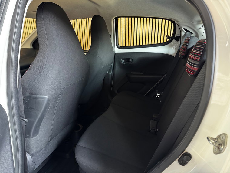 Vehicle Image 30
