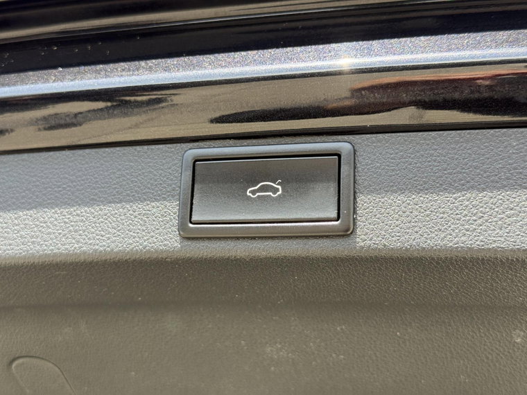 Vehicle Image 28