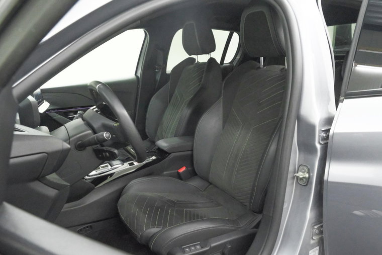 Vehicle Image 23