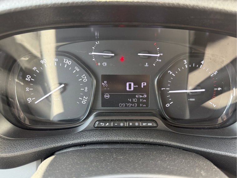 Vehicle Image 32