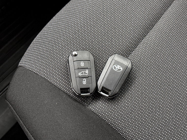 Vehicle Image 19