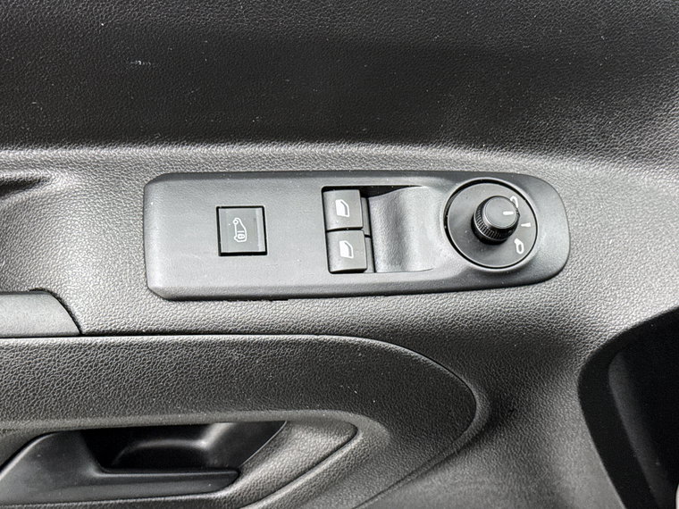Vehicle Image 27