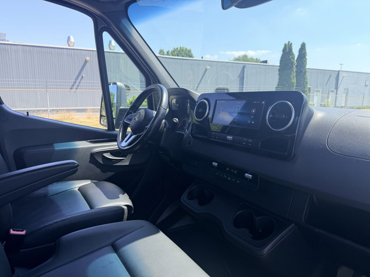 Vehicle Image 33