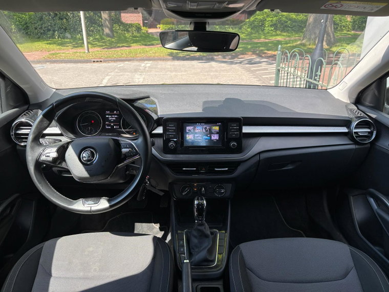 Vehicle Image 19