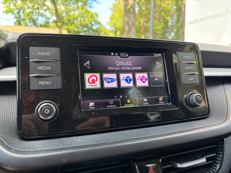 Vehicle Image 21