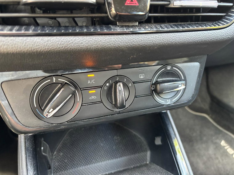 Vehicle Image 27