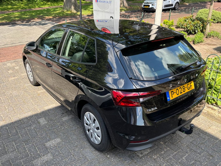 Vehicle Image 33