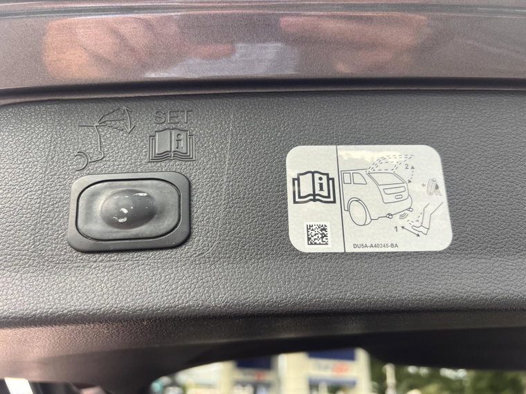 Vehicle Image 52