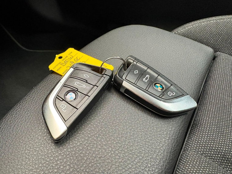 Vehicle Image 38