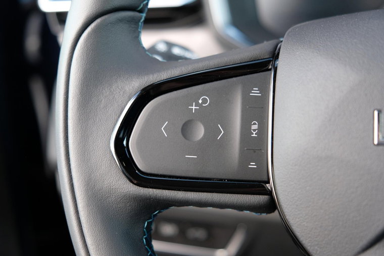 Vehicle Image 30