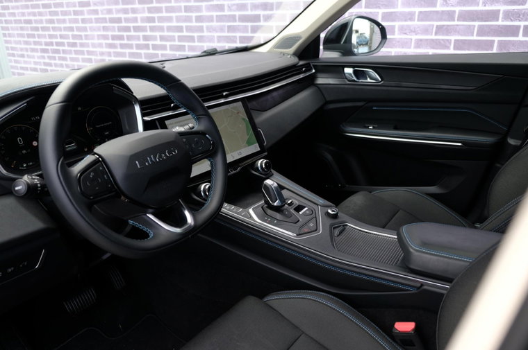 Vehicle Image 8