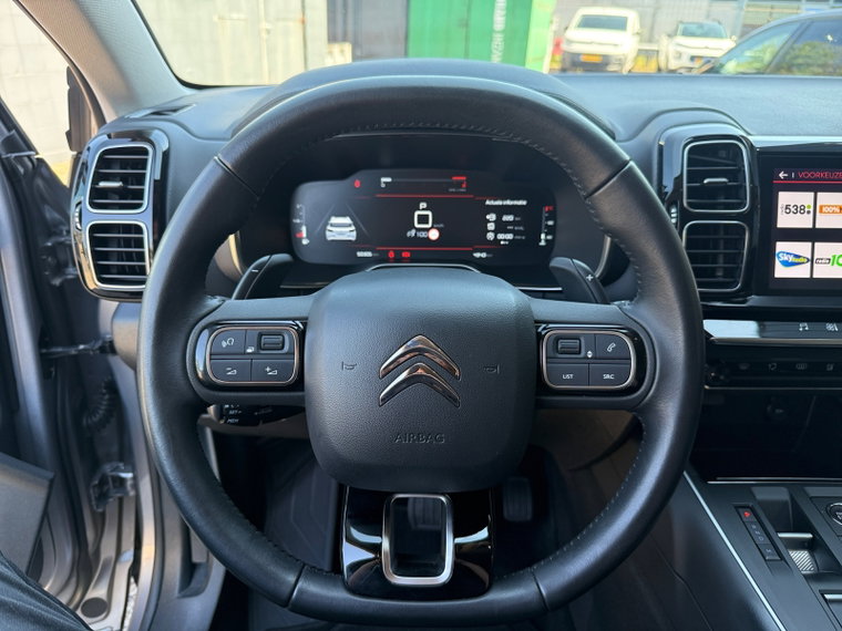 Vehicle Image 16