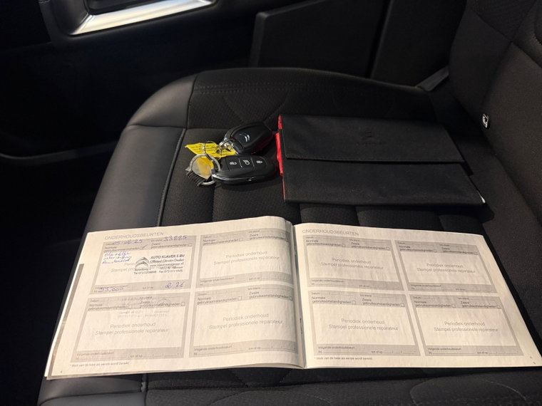 Vehicle Image 35