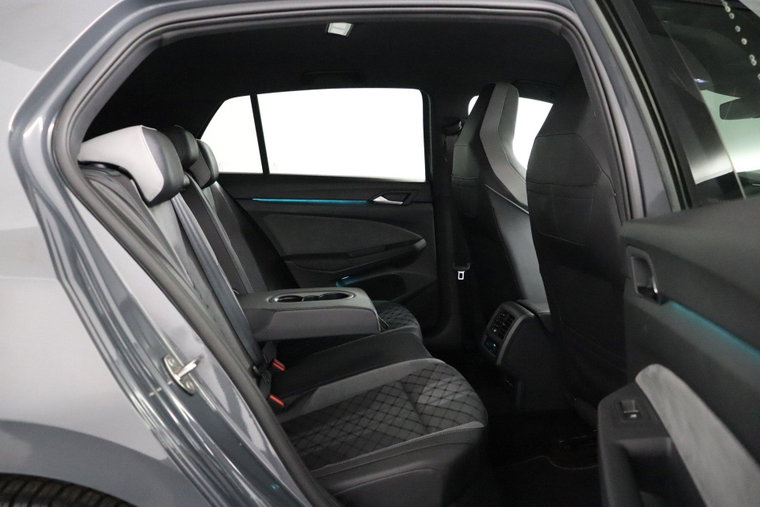 Vehicle Image 37