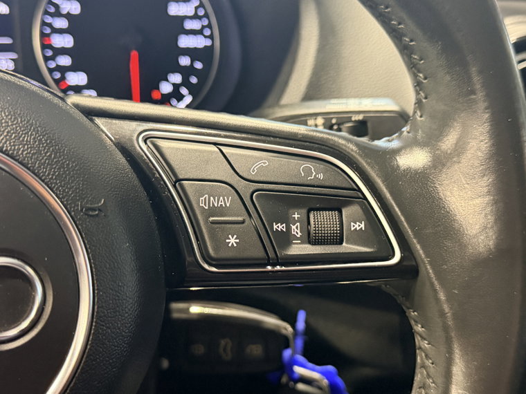 Vehicle Image 26