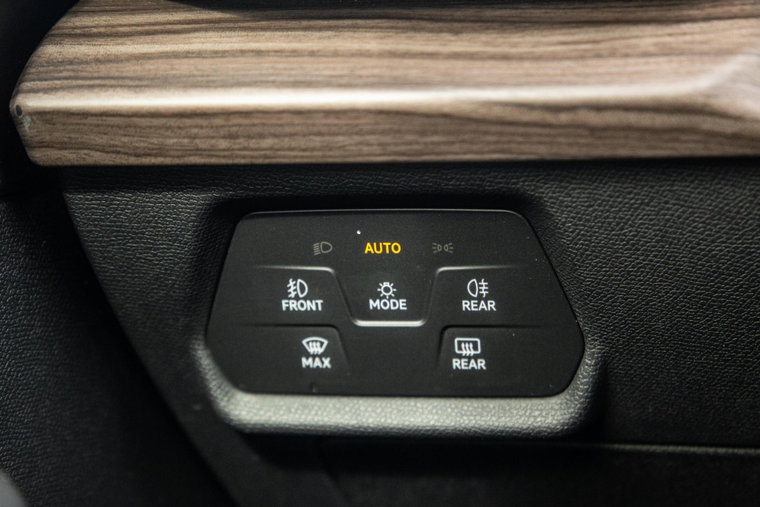 Vehicle Image 33