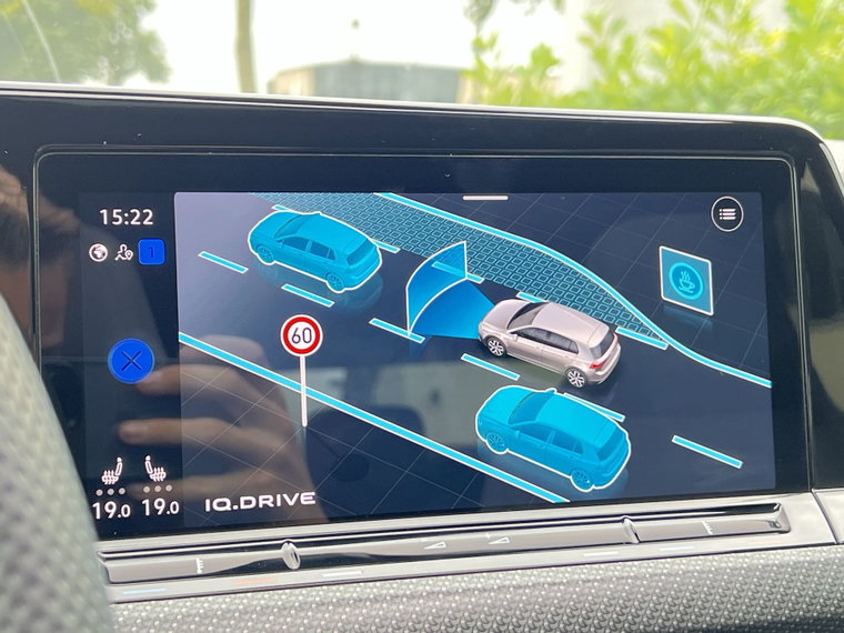 Vehicle Image 32