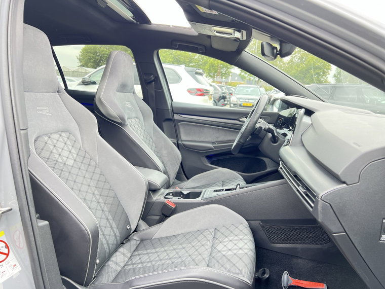 Vehicle Image 38