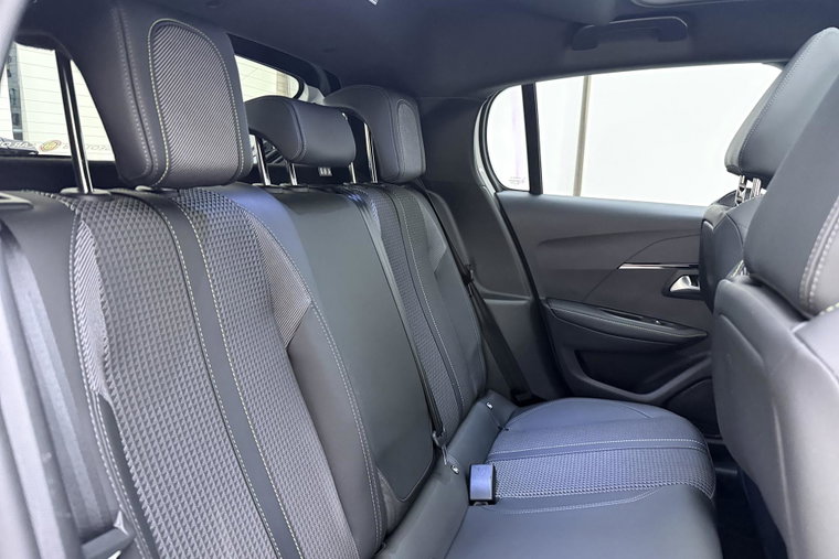 Vehicle Image 15