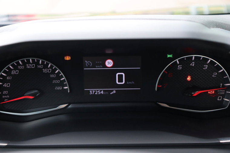Vehicle Image 12