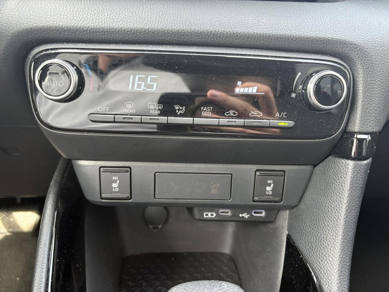 Vehicle Image 17