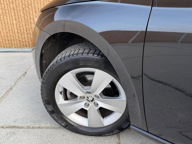 Vehicle Image 35