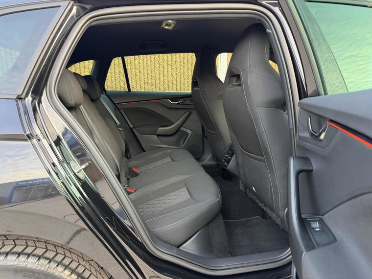 Vehicle Image 40