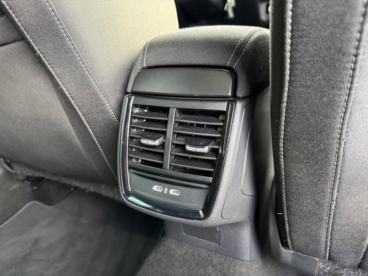 Vehicle Image 45