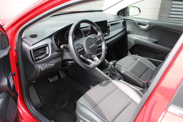 Vehicle Image 15