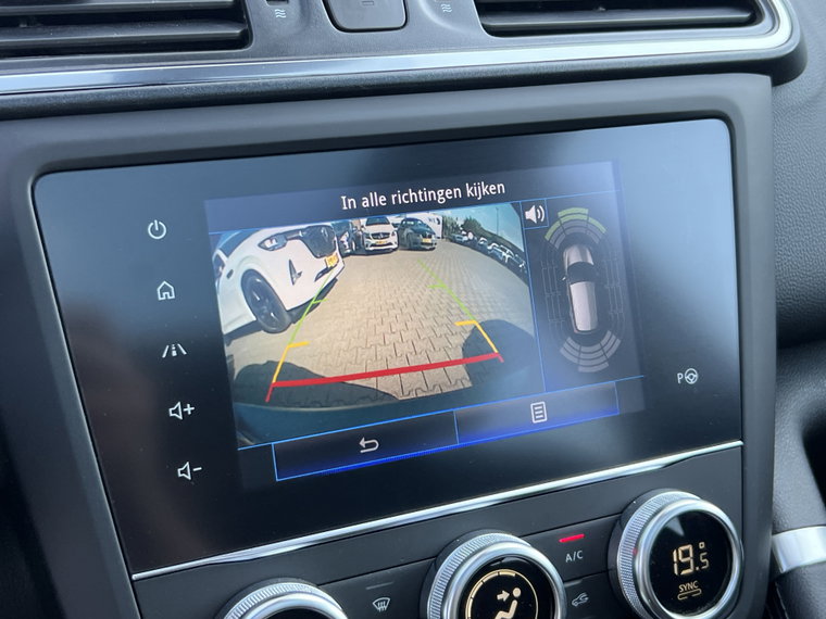 Vehicle Image 32