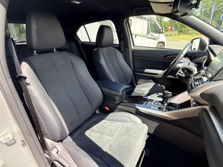 Vehicle Image 35