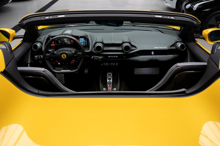 Vehicle Image 25