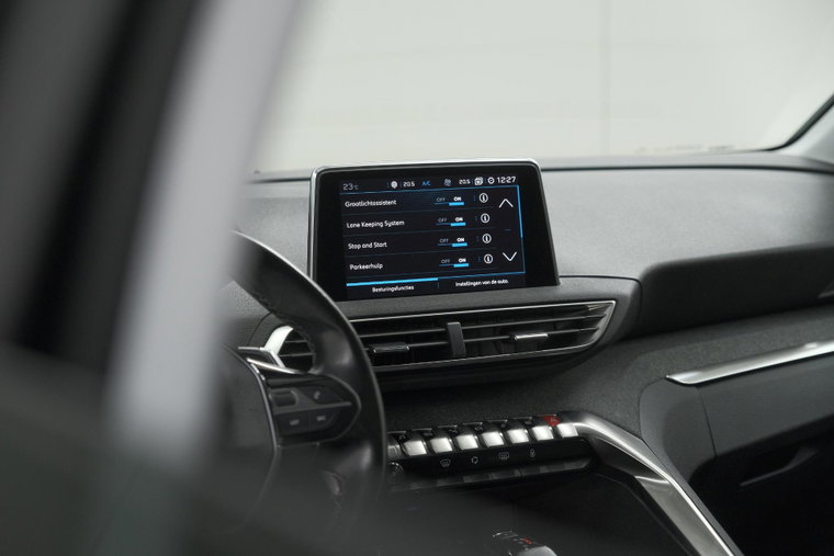 Vehicle Image 37