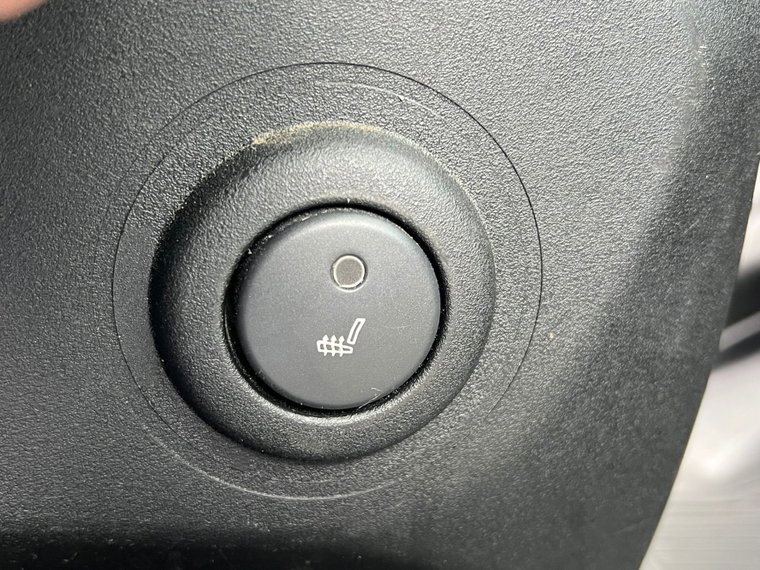 Vehicle Image 26