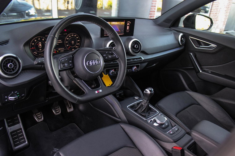 Vehicle Image 13