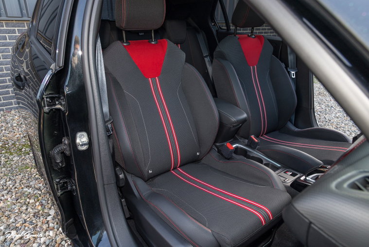 Vehicle Image 16