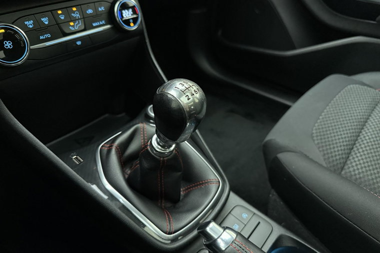 Vehicle Image 31