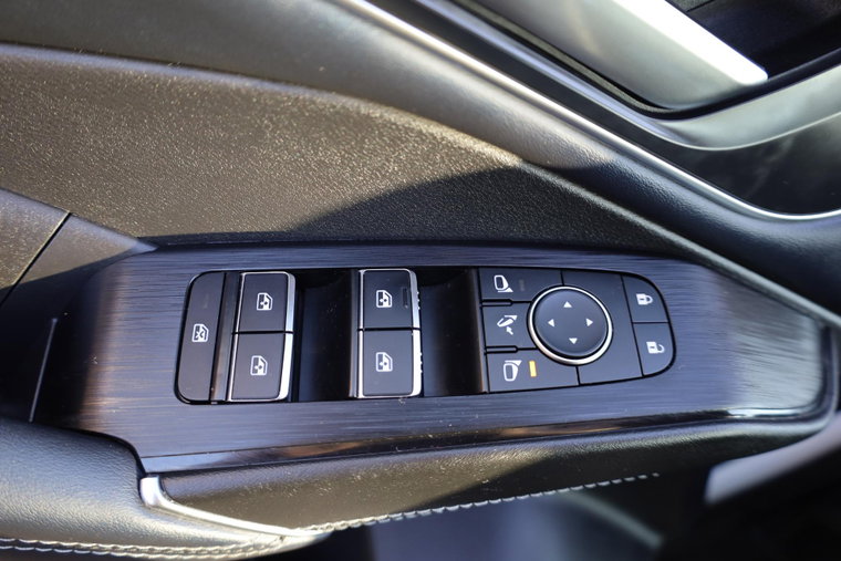 Vehicle Image 32