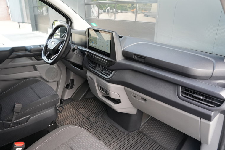 Vehicle Image 35