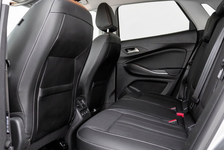 Vehicle Image 11