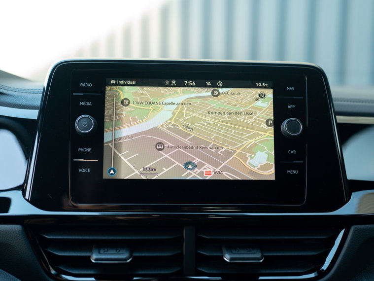 Vehicle Image 12